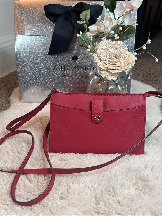 kate spade Handbags - ✨ Kate Spade Laurel Way Hazy Rose Floral Large Roxanna Crossbody/Wrislet✨